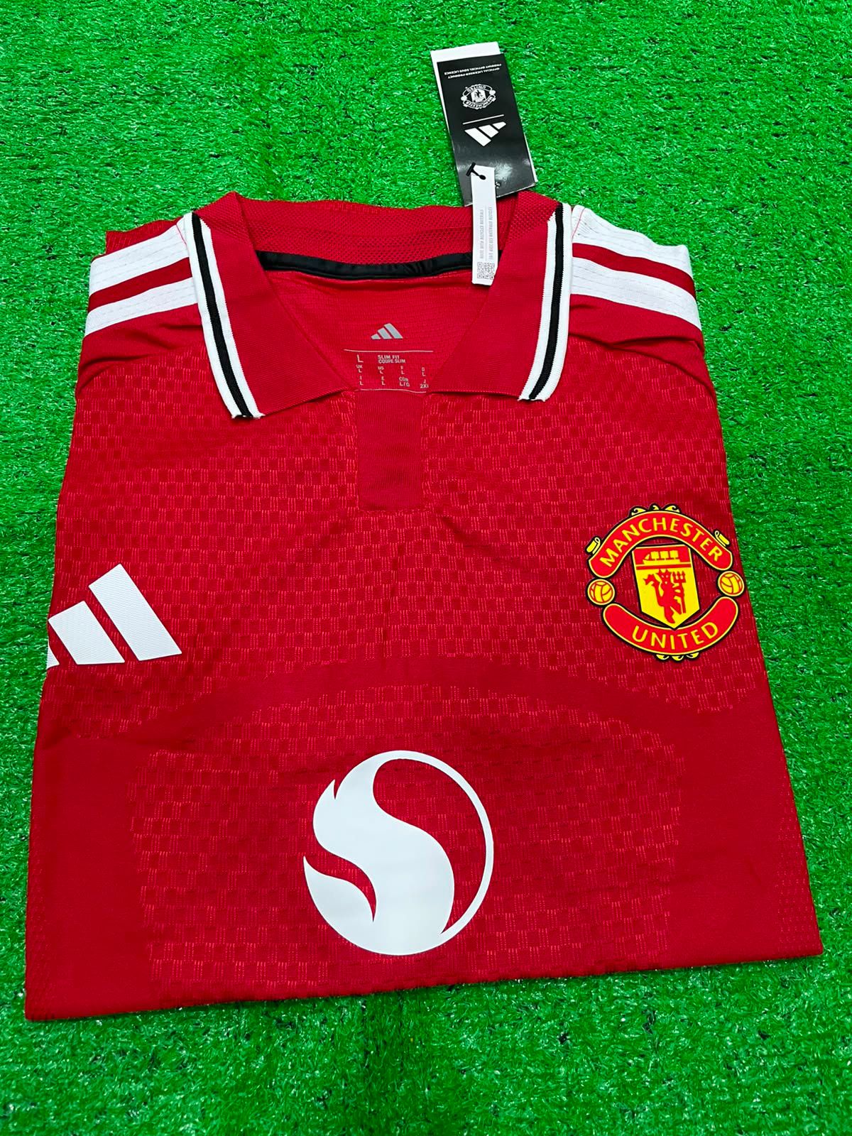 Manchester United Home Jersey 2026/27- Playerversion  view 2
