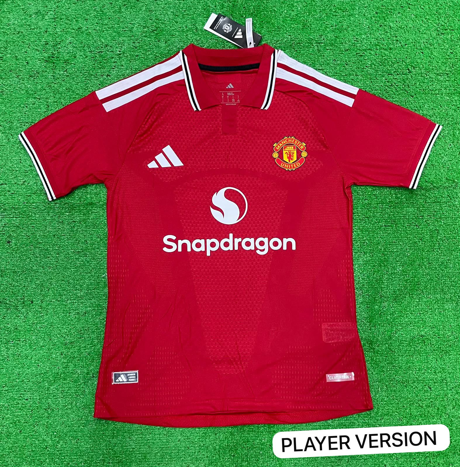 Manchester United Home Jersey 2026/27- Playerversion  view 3