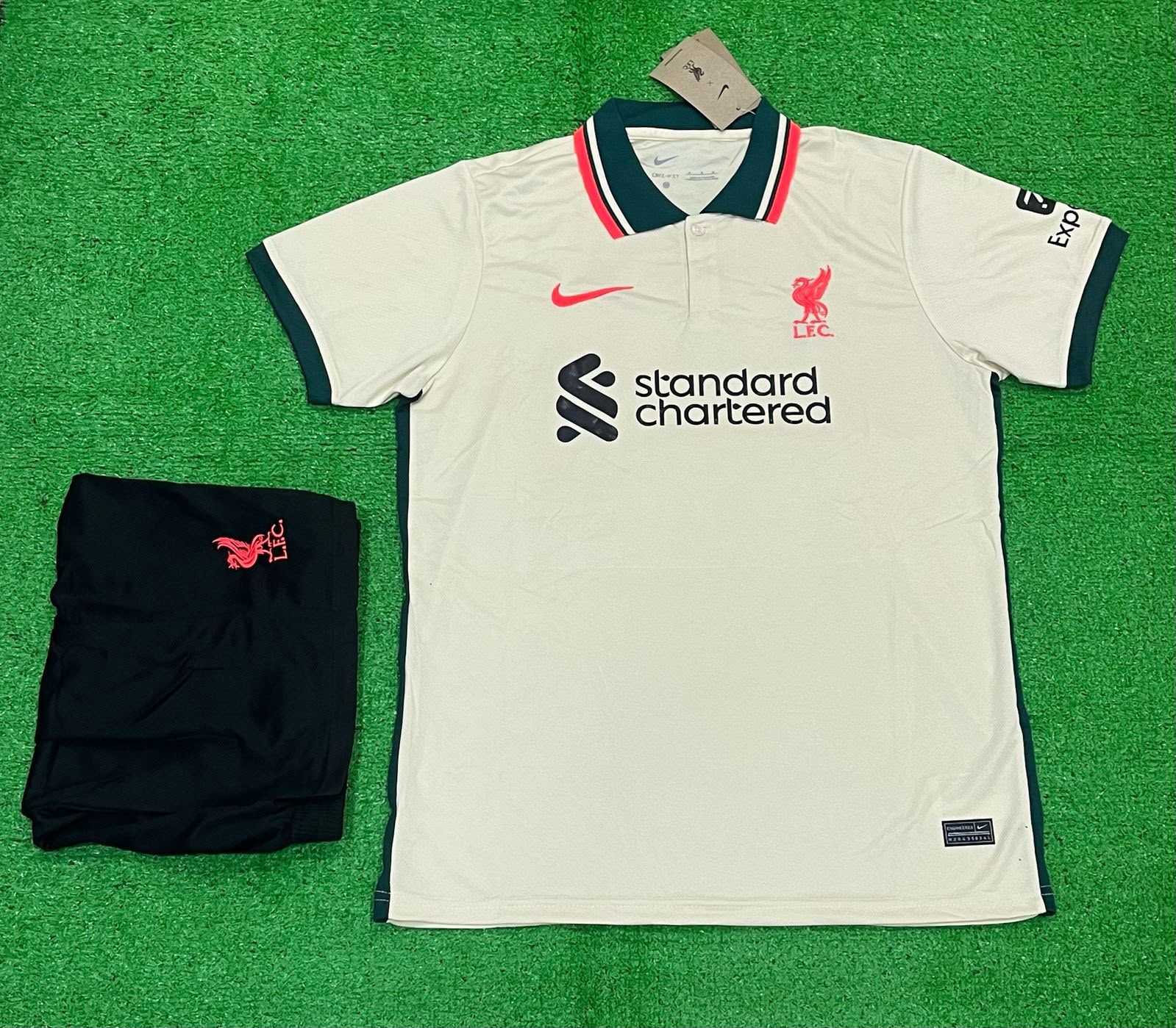 Liverpool Away Jersey Set view 2