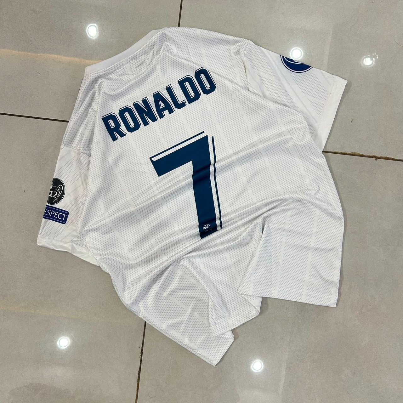 REAL MADRID 2017/18 HOME RONALDO 7 view 3