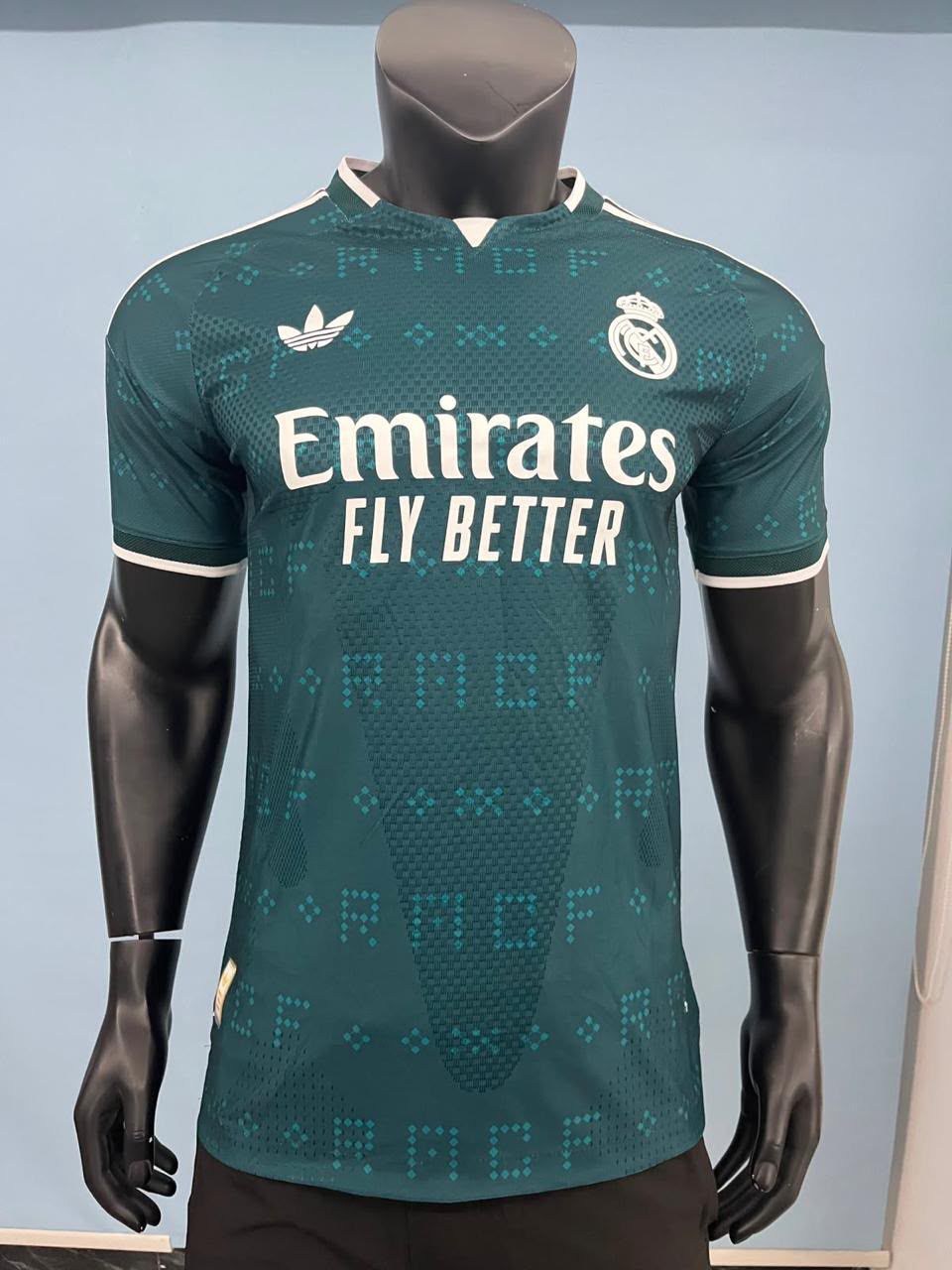 REAL MADRID AWAY PLAYER VERSION JERSEY 2026/27 view 4