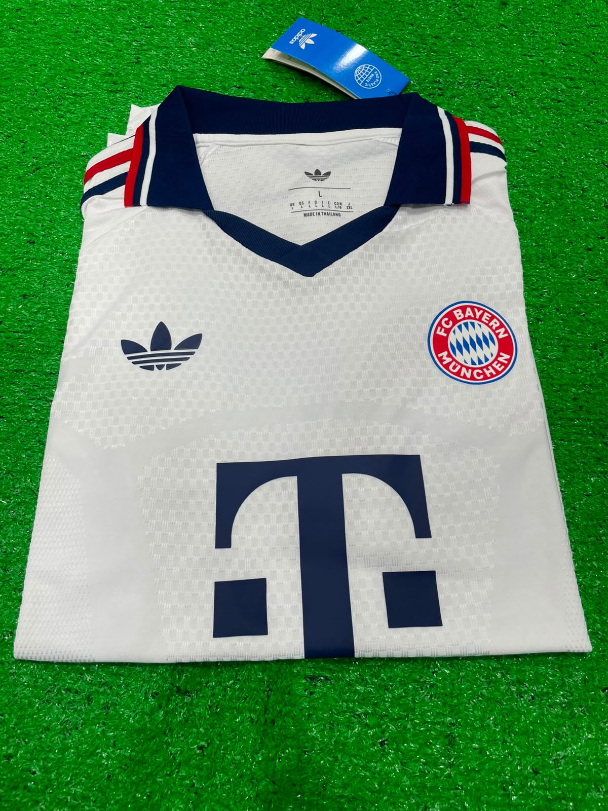 FC BAYERN MUNICH AWAY JERSEY 2026/27 – PLAYER VERSION view 2