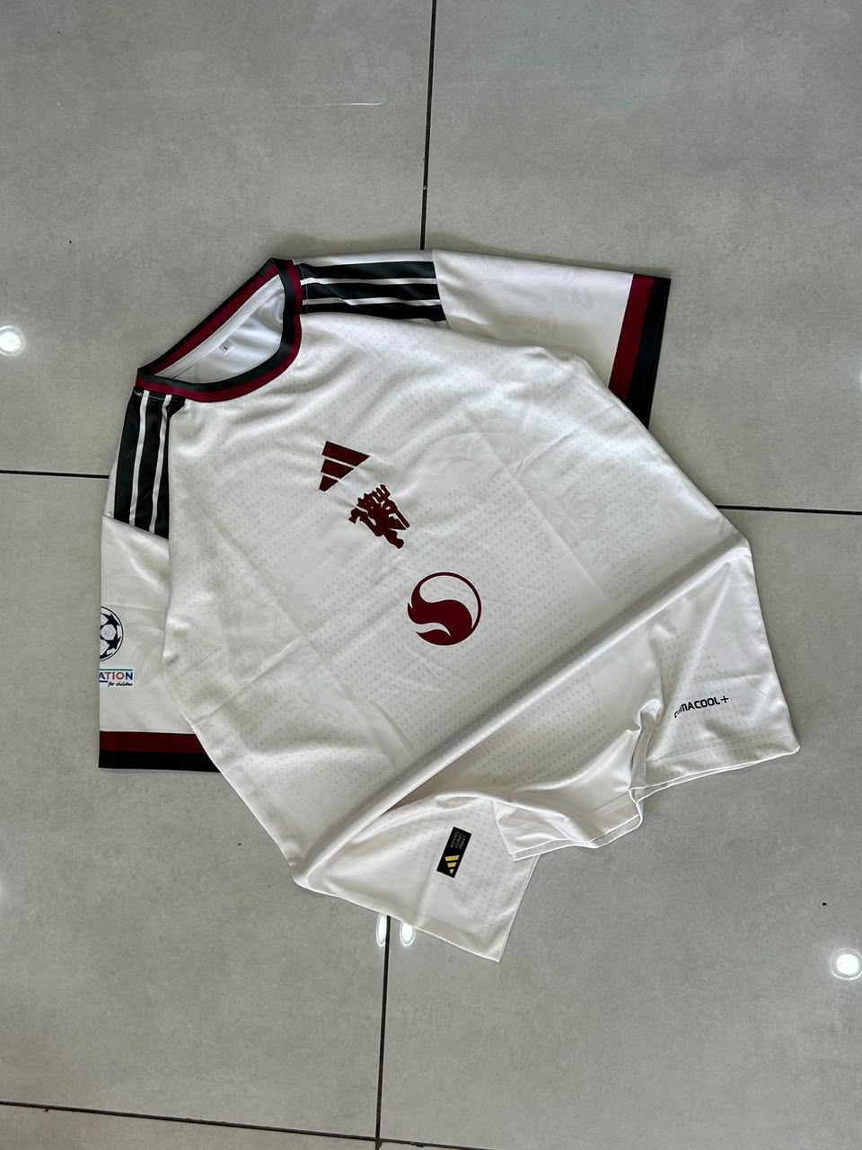 MANCHESTER UNITED THIRD JERSEY 2026/27 CUNHA – EMBROIDERY view 2