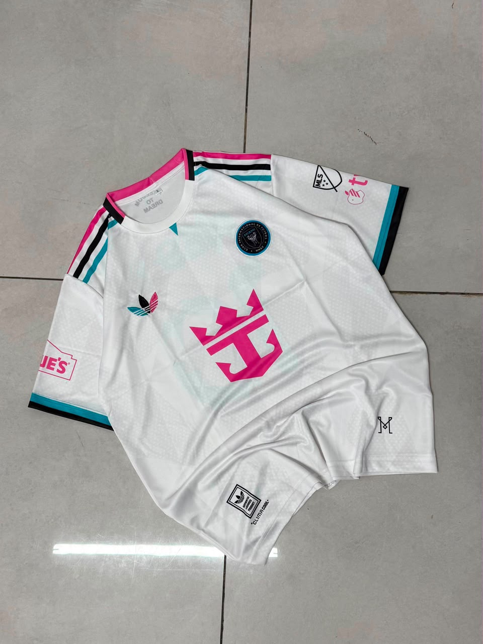 INTER MIAMI THIRD JERSEY MESSI – EMBROIDERY view 2
